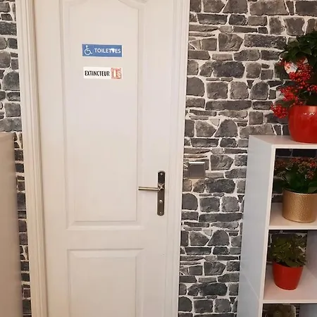 Вилла Confortable Avec Jacuzzi A *