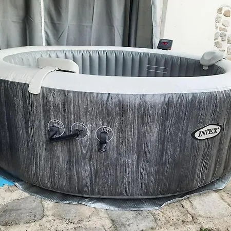 Confortable Avec Jacuzzi A Chevannes