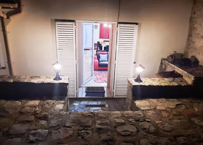 Confortable Avec Jacuzzi A Vila